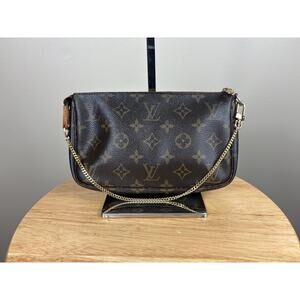 Authentic Louis Vuitton Pochette Accesoires Clutch Monogram Bag w/ Chain